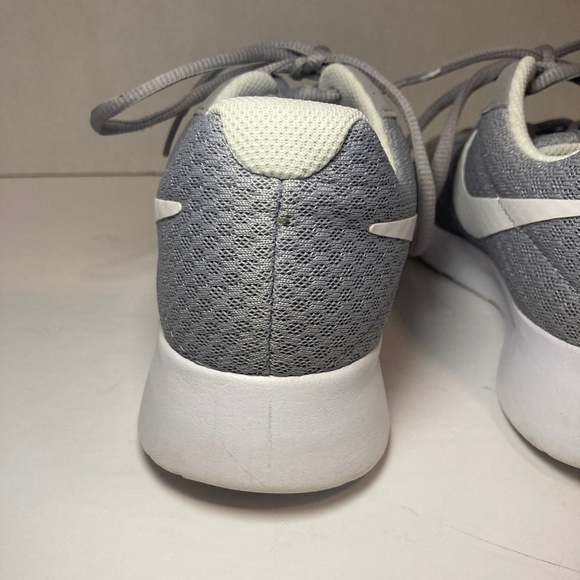 Nike Tanjun Running Shoe Grey/White Women's Size 7 Foam Sole Cushion Mesh like - Picture 4 of 12